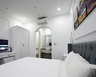 Amy Hotel And Apartment Hue - Hue - Bedroom