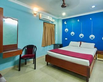 Hotel Golden Sun Inn - Pondicherry - Bedroom