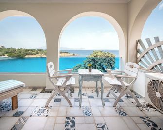 Deniz Evi - Cesme - Balcón