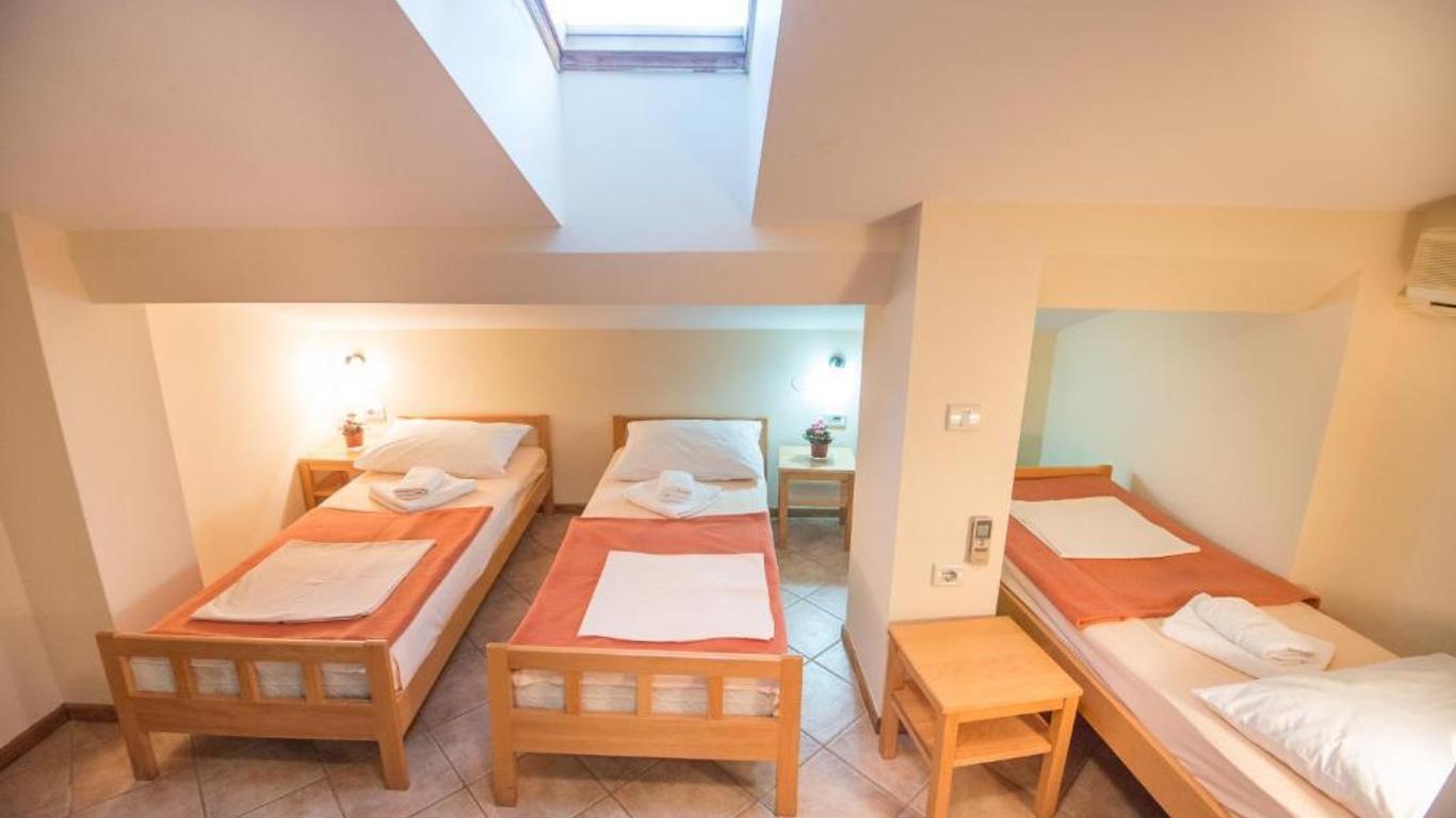 Hotel Rendez Vous