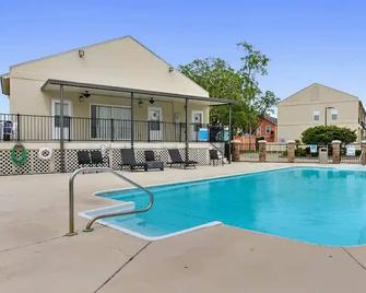 Beautiful Long Beach Condo with Ocean View! - Long Beach - Alberca