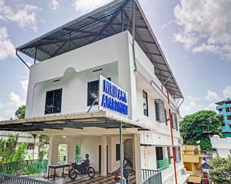 Nirupama Hotel Aluva - Alwaye - Building