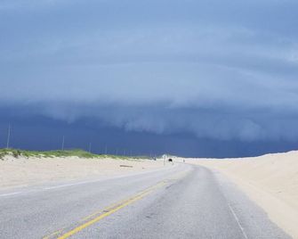 Artful Comfort Honoring Sailors and the Sea - Avon - Playa