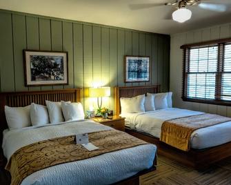 Postoak Lodge And Retreat - Tulsa - Bedroom
