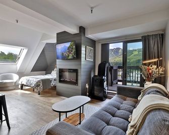 Mountain Green 3F9 - Newly Renovated Studio, Amazing Views and Location, Pool, Hot Tub, Shuttle - Killington - Sala de estar