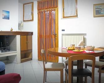 B&B Mattia - Civitanova Marche - Comedor