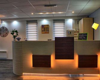 Contact Hotel Restaurant La Chaumière entre Orgeval et Flins A13 sortie 8 - Les Mureaux - Accueil