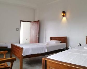 Dreamers Lodge - Hostel - Mirissa - Schlafzimmer