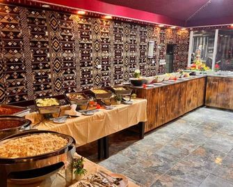 Wadi Rum Luxury Desert Camp - 亞喀巴 - 自助餐