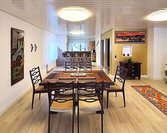 Tla :: Wide A (°))) ( - Kaiserslautern - Dining room