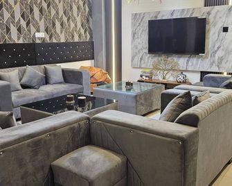 Bunk house villa - Noida - Pokój dzienny