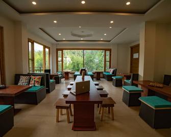 Alt Life Manali, Old Manali - Manali - Restaurante