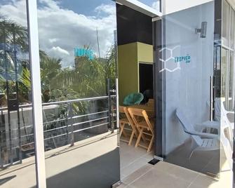 Hostel Tropico 20 Pdc - Playa del Carmen - Parveke