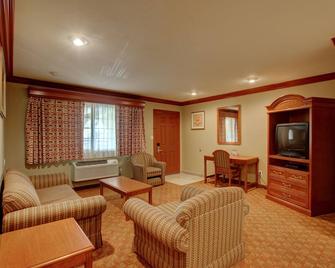Thunderbird Lodge in Riverside - Riverside - Living room