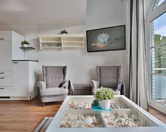 Maison Baltique Niendorf Ferienwohnung 'Sonnendeck' - Niendorf - Essbereich