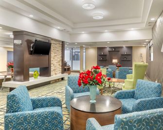 Best Western Plus New Englander - Woburn - Lobby
