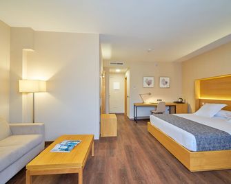Hotel Guadalmedina - Málaga - Bedroom
