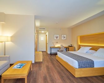 Hotel Guadalmedina - Málaga - Bedroom