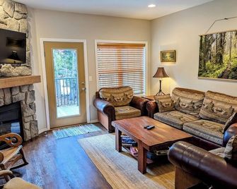 Chalet 121 at the Official Collins Lake Resort - Government Camp - Salon