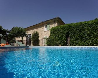 Charming Country House With Swimming Pool - Allemagne-en-Provence - Piscina