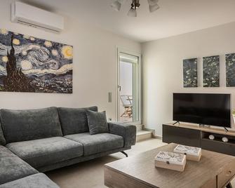 Serenity Home - Argostoli - Living room