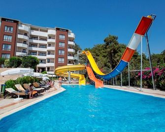Alara Kum - Avsallar - Pool