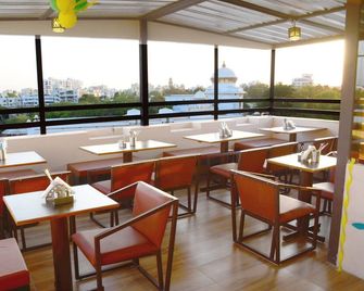 Lime Tree Hotels & Resorts Llp - Jamnagar - Restaurant