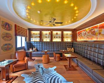 Jufa Alpenhotel Saalbach - Saalbach - Lounge