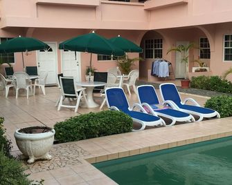 Just Across from Reduit Beach - Gros Islet - Piscina