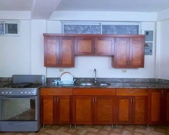 Charming studio in awesome Petion-Ville/Musseau with AC and Inverter - Petionville - Cuisine