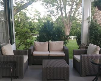 Briar Patch Bed & Breakfast Inn - Middleburg - Patio