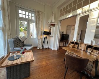 Villa Pension Strandhaus - adults only - Lübeck - Living room