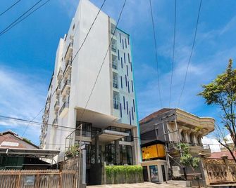 Airy Wenang Sugiono 21 Manado - Manado - Building