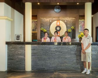 Karona Resort & Spa - קארון - דלפק קבלה