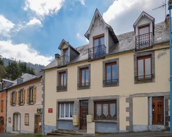 Beautiful Apartment In La Bourboule - Le Mont-Dore - Building