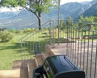 Cottage above the lake - Aiguines - Balcone
