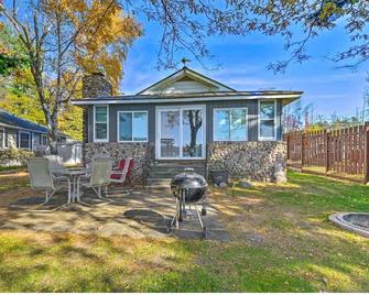 Relaxing Taylor Lake Retreat directly on the Chain of Lakes - Waupaca - Patio