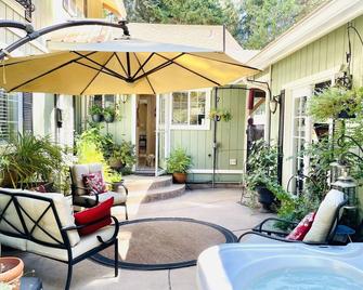 Relax️apple Hill Retreat, 10min From Lake Jenkinson, 45 Min To South Lake Tahoe - Pollock Pines - Patio