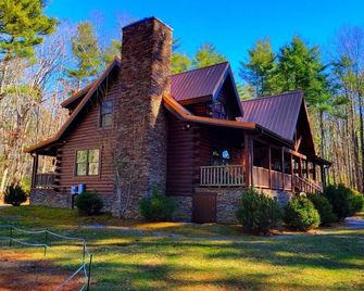Simply Southern Cabin Summer Fun Awaits!! - Pipestem - Building