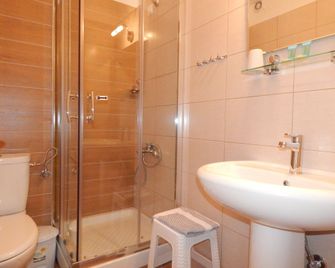 Gold Stern - Kateríni - Baño