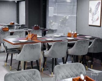 Saltstayz Select - Golf Course Road & Sector 57 - Karnāl - Restaurant