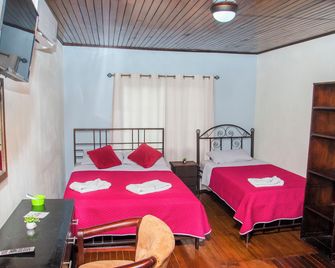 Aloj Entero 1km Juan Santamaría Airport - Alajuela - Habitación