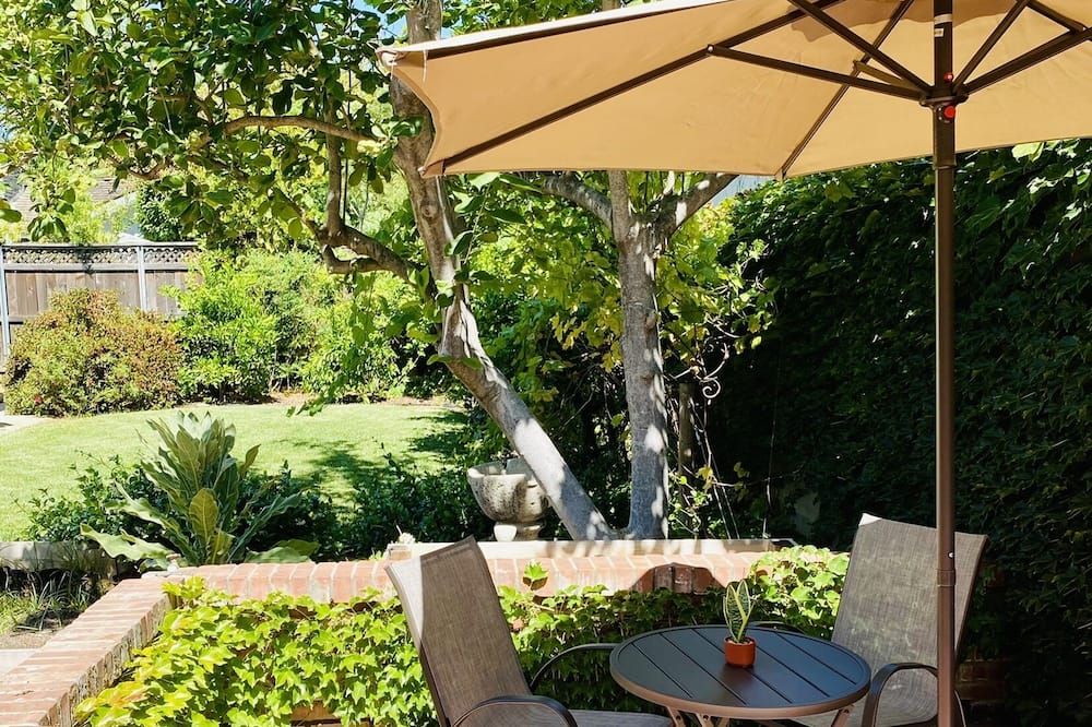 Bebedeux - Charming & Clean Classic in the Fab 40s - סקרמנטו - פטיו