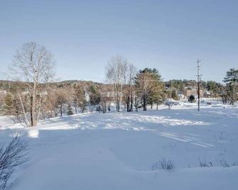 The Artistry I Sled In & Sled Out I Riverside I Tv - Bancroft - Outdoors view