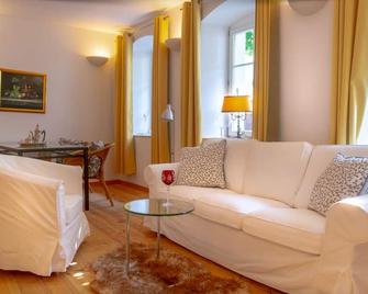 Romantische Ferienwohnungen Deidesheim - Deidesheim - Wohnzimmer