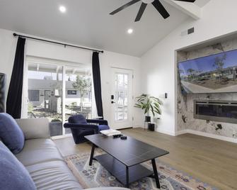 Ash & Ko Boutique Lodging - Phoenix - Pokój dzienny