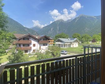 Casteluce Hotel Funivie - Pinzolo - Balcón