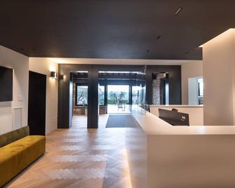 Hotel La Terrazza Restaurant & Spa - אסיסי - לובי