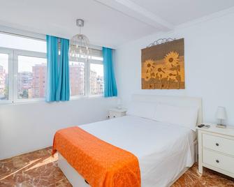 Cubo's Cruz Humilladero Apartment - Málaga - Bedroom