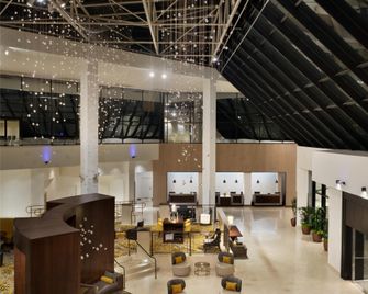DoubleTree by Hilton Stamford - Stamford - Lobby